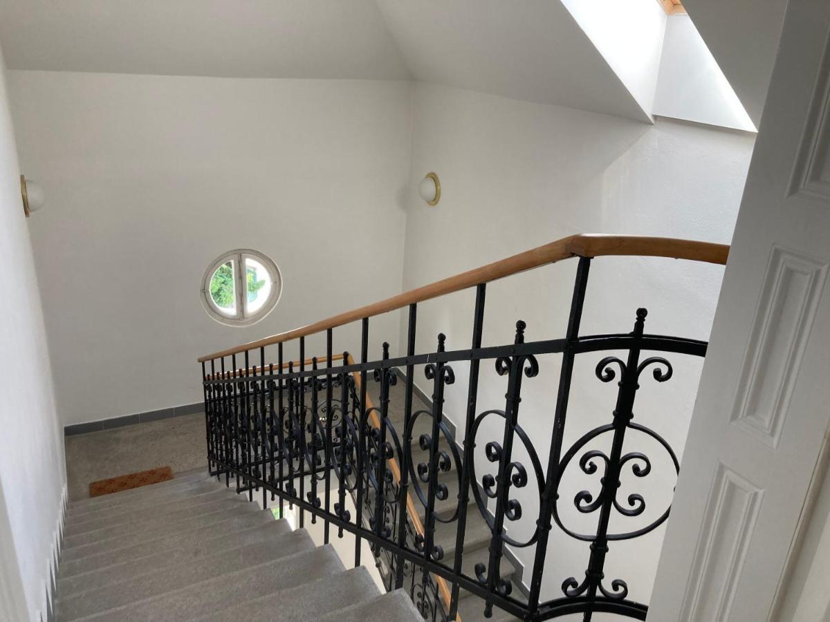 Vynimocny Apartman V Staromestskej Vile S Vyhladom Na Hrad Bratislava Bagian luar foto
