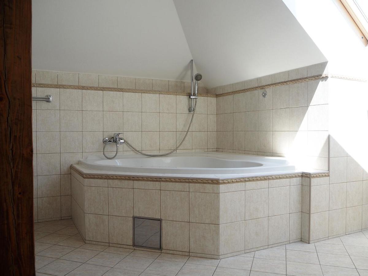 Vynimocny Apartman V Staromestskej Vile S Vyhladom Na Hrad Bratislava Bagian luar foto